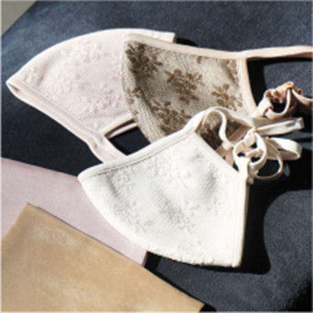 LilyBrown ORIGINAL MASK パーソナルカラーで選べる4色マスクと、椿オイル配合のレースマスク