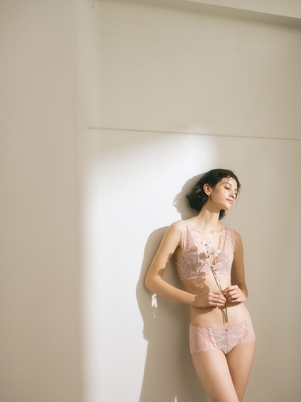 LILY BROWN ランジェリーモデル画像