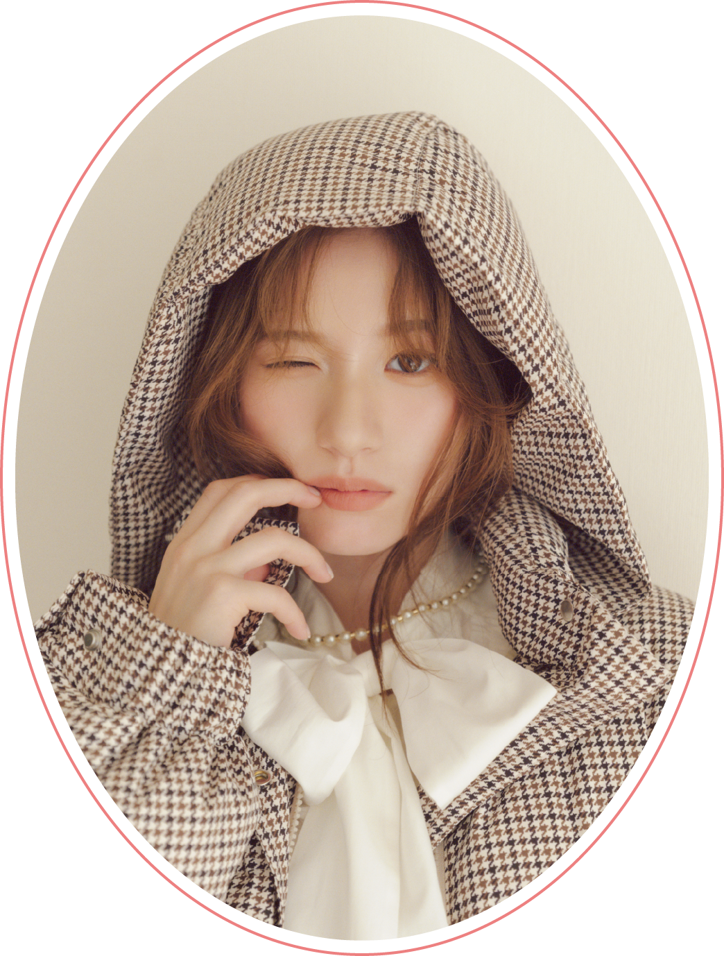 RECYCLE RIBBON DOWNを着用するモデル