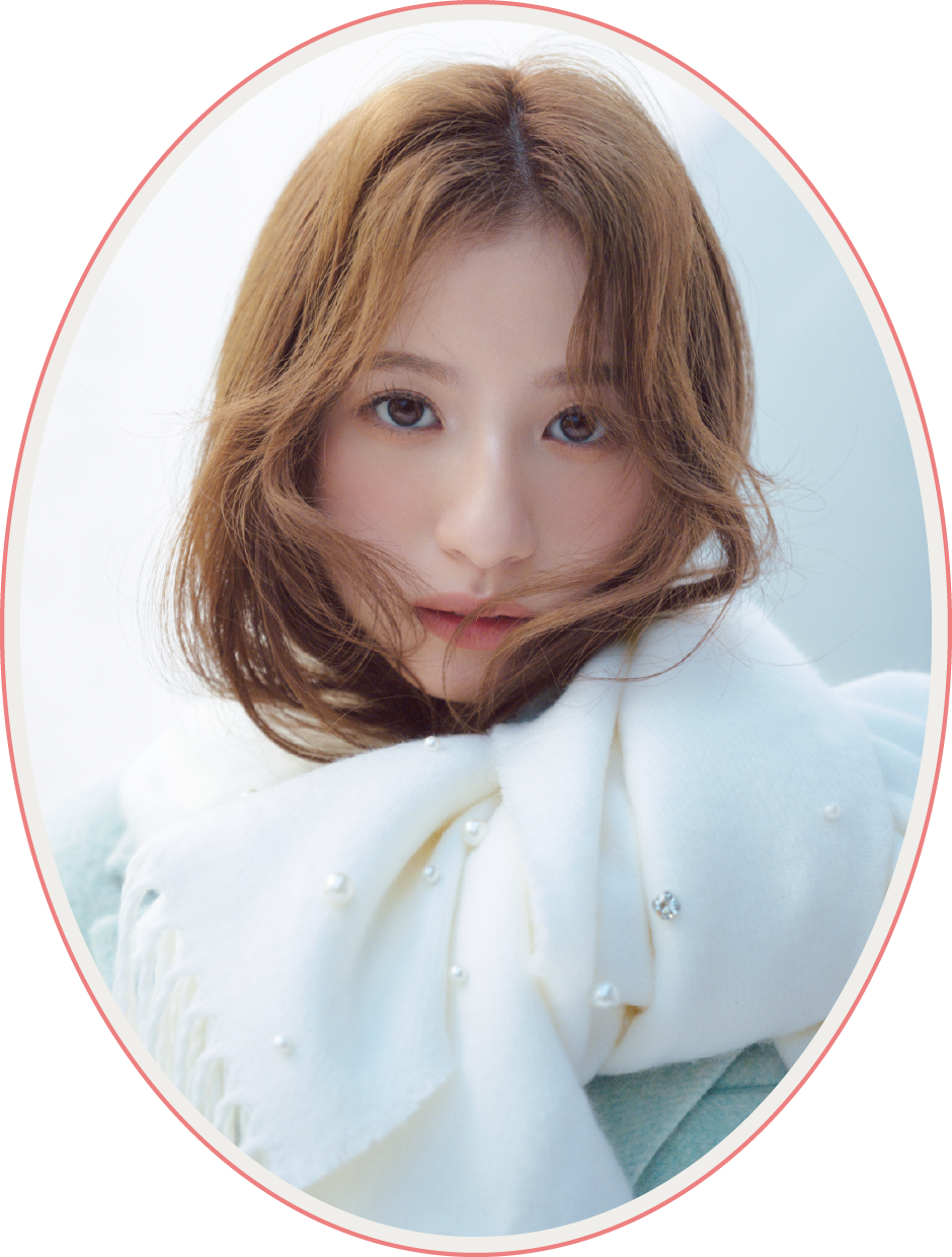 Jacket Dress Shoes Bagを着用するモデル