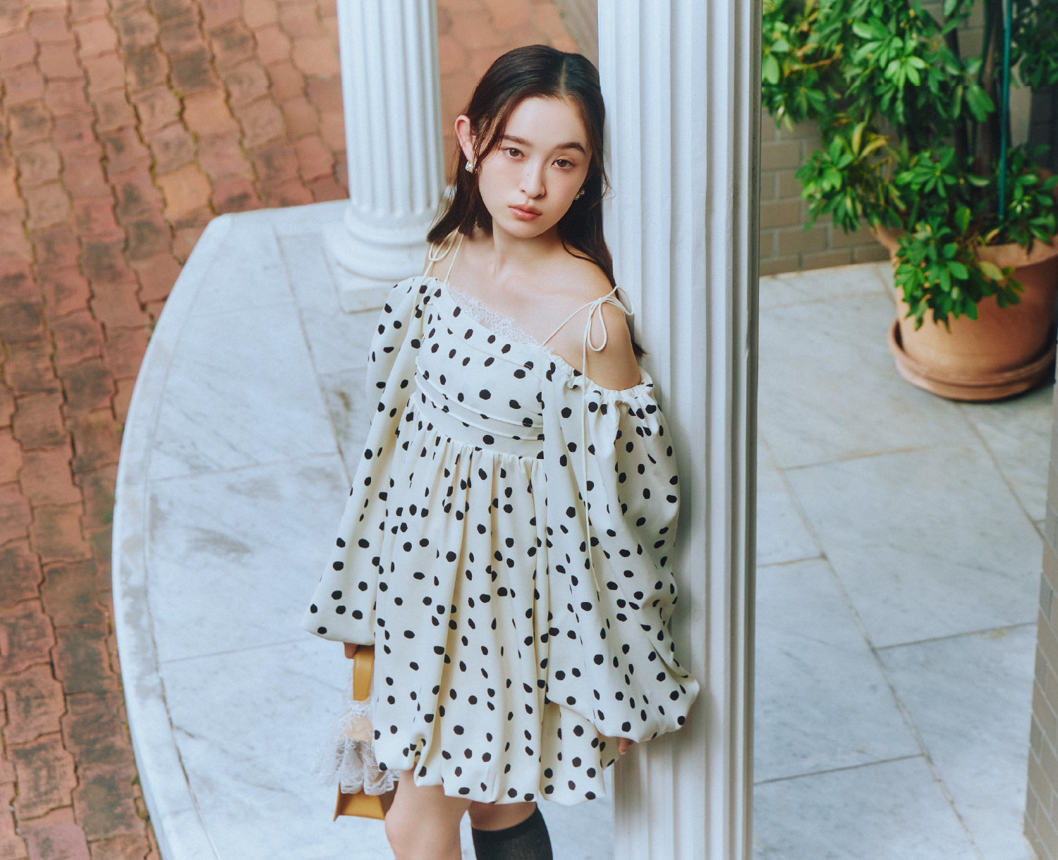 Dressを着用しているモデル