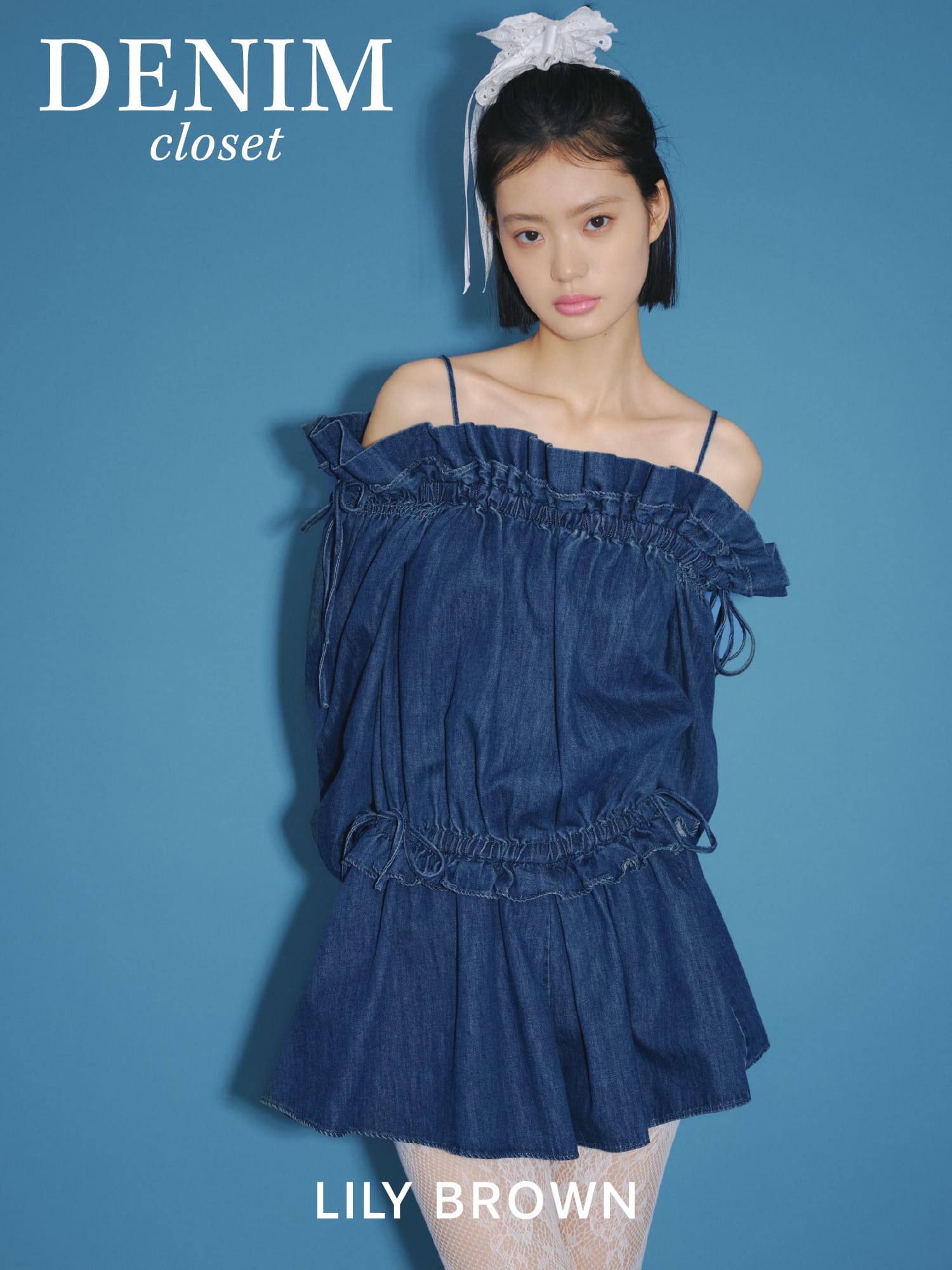 Dress hair accessory Shoes Tightsを着用したモデル