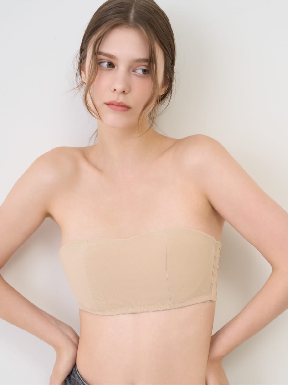 ベージュのブラ