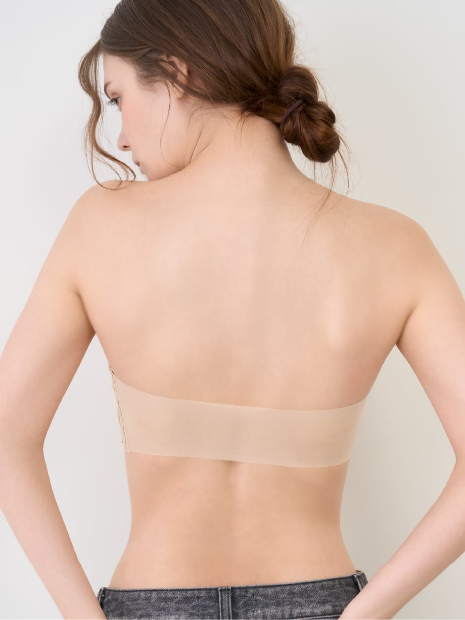 ベージュのブラ
