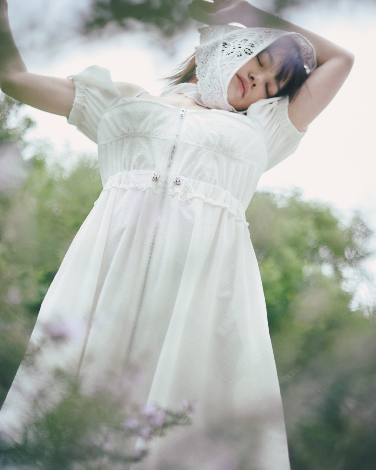 UVプロテクト Dress Scarf Sandalsを着用したモデル